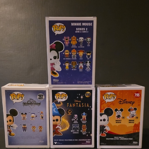 Funko Disney Mickey Collection and Minnie Mouse Pop! - Picture 5 of 9